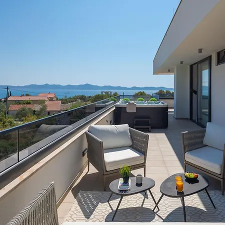 Calvi Zadarvillas וילה דיקלו