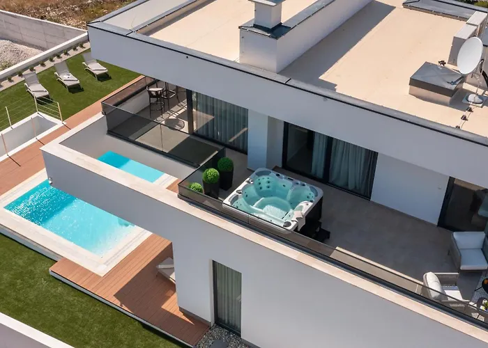 Calvi Zadarvillas וילה דיקלו