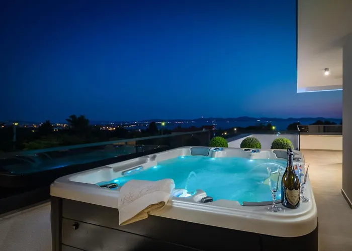 וילה Calvi Zadarvillas *