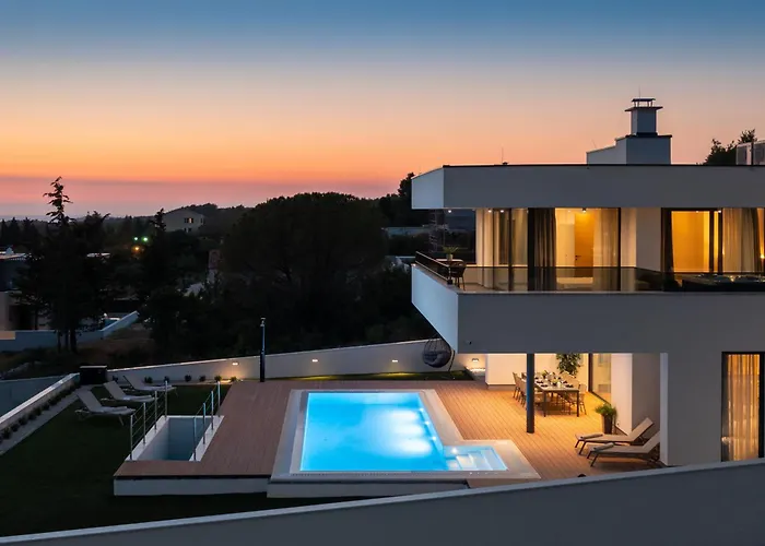 וילה Calvi Zadarvillas